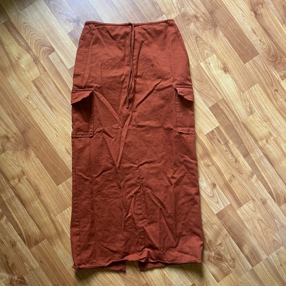 charcoal Dresses & Skirts - Charcoal midi skirt